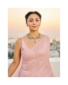 Blouse de luxe royale avec broderie de sequins complexes pour sari indien pakistanais pour les mariages d'été et les célébrations festives - Product Image 2