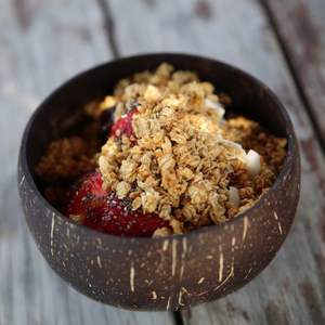 Bols en coquille de noix de coco écologique avec motif sculpté unique fait à la main au Vietnam - Product Image 4