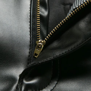 กางเกงลำลองผู้ชายหนัง PU กันน้ำเอวสูงติดกระดุมสีพื้นสำหรับฤดูใบไม้ร่วง - Product Image 6