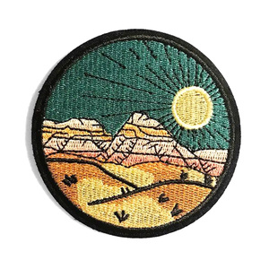 Écusson brodé de qualité supérieure en tissu sergé, détails raffinés, léger, personnalisable, vente en gros, à repasser ou à coudre, motif floral, nouveauté - Product Image 1