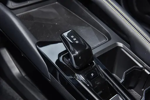 Sedán DCT Starburst Edition 2025 en Oferta, Bajo Precio, con Control de Crucero, Autos Usados, Asientos de Cuero Blanco, Techo Panorámico - Product Image 6