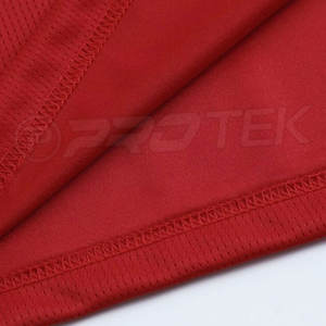 Conjunto de ropa de baloncesto juvenil rojo de alta calidad, transpirable y de talla grande, diseño Reversible simple liso - Product Image 4