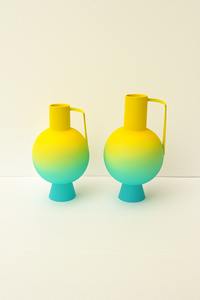 Florero de metal nórdico minimalista pero cautivador, perfecto para agregar un toque de gracia moderna a su hogar - Product Image 2