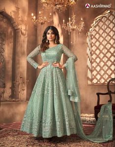 Fancy Trending Indiase Traditionele Nieuwste Designeroutfit Zwaar Vlindernet Salwar <span class=keywords><strong>Kameez</strong></span> Met Borduurwerk Wholesale Rate