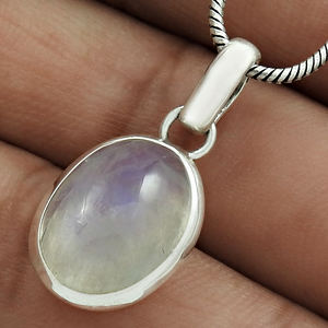 Diseño delicado 925 Plata esterlina Arco Iris natural Piedra lunar Forma redonda Colgante clásico Colgantes delicados de piedra natal a bajo costo - Product Image 2