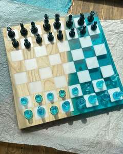 Jeu d'échecs en bois et résine |   Finition de qualité supérieure faite à la main |   Vente en gros directe d'usine - Product Image 1