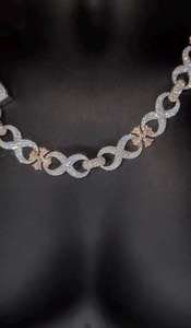 สร้อยคอแบบ Cuban Link ชุบเพชร Iced Out  ทำจากเงินแท้ 925 ประดับเพชร VVS Moissanite ทรงกลม สำหรับทุกเพศ - Product Image 2