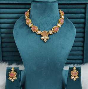 Ensemble de collier en laiton Polki pour femmes, peut être porté avec des tenues ethniques et occidentales, parfait pour les soirées, ensemble de collier de luxe - Product Image 3