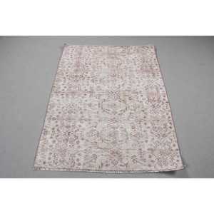 Turkish Accent Rug 3,6x4,<b>9</b> ft (109x149 cm), White Solid Vintage Rug - Product Image 1