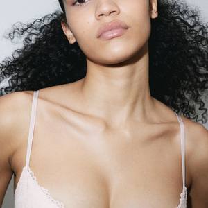 New Design <b>Hot</b> Wholesale Strappy Sports Bra Breathable <b>Sexy</b> Women Custom Fitness Yoga Bra wear - Product Image 3