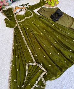 Vestido de Diseñador Fendi con Bordado de Lentejuelas Satinadas Rambo, Parte Inferior de Dupatta, Ropa de Boda, Precio al por Mayor, Prenda Étnica Mehndi Multi - Product Image 6