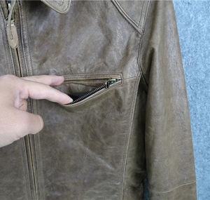 Veste en cuir pour homme avec col montant, fermeture éclair personnalisée sur le devant, état neuf, vente en gros, tissu d'hiver pour motards - Product Image 4