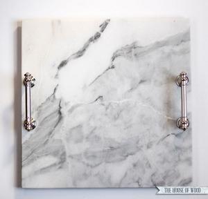 Bandeja de mármol, versátil y elegante bandeja de metal: Perfecta para servir, organizar o decorar cualquier espacio con elegancia - Product Image 3