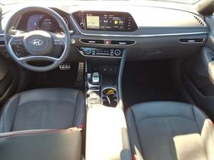 CLEAN 2020 Hy-u-n-dai So_na_ta Limited FWD - Product Image 3