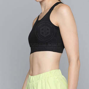 บราออกกำลังกายที่ให้ความรู้สึกนุ่มสบายและรองรับอย่างอ่อนโยน พร้อมความยืดหยุ่น สวมใส่สบาย และโครงสร้างที่มั่นคง - Product Image 3