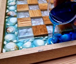 เพิ่มคุณภาพชุดกระดานหมากรุกไม้และเรซินแบบกำหนดเองชุดหมากรุกหรูหราชิ้นหมากรุกสีแดงสีดำทำจากเรซินงานฝีมือ tayyab - Product Image 4