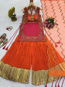 Vente en gros Tenue de soirée design Fausse Georgette Top Palazzo & Dupatta Set avec broderie au fil d'or & Séquence Work Kurta Set - Product Image 6