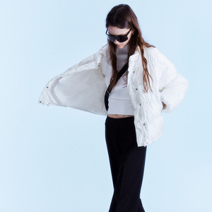 2024 Wholesale Direct Factory Custom Design Warm <b>Winter</b> <b>Quilted</b> Women's Crop Top Puffer Jacket Women Women Cropped Fur Hooded - Product Image 4