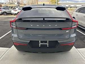 Vo l v o C40 Recharge 2023, véhicule électrique pur, double eAWD, transmission intégrale, moteur électrique ultime, SUV/crossover automatique - Product Image 4