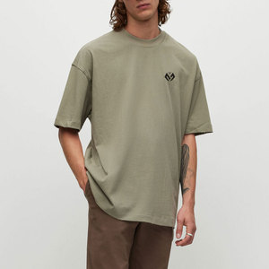 Camiseta de peso pesado de la mejor calidad Camiseta vintage con diseño de cuello redondo de algodón para hombre - Product Image 4