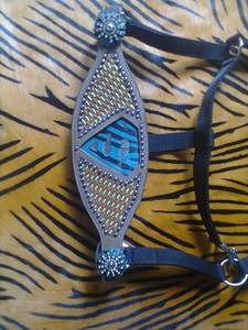 Alta calidad Nylon Horse Bronc Halter Atractivo estilo occidental Cuero PP Inglés Saddle Cuerda Suministro al por mayor - Product Image 3