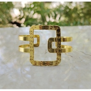 Bracelets en laiton faits à la main, plaqués or, style vintage avec motif géométrique, bijoux vintage uniques - Product Image 5