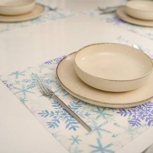 Juego de 2 Manteles Individuales de Algodón 100% Duradero - Manteles Individuales Blancos con Diseño Decorativo de Nieve Azul, 35x45cm, con Estampado de Plantas para Uso Doméstico - Product Image 3