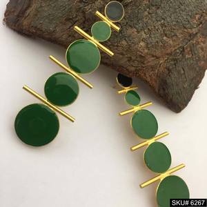 Boucles d'oreilles lustre rond en laiton plaqué or de style vintage Design de goutte à la mode pour fiançailles cadeau parfait bijoux - Product Image 1