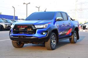 Toyota Hilux S GLX 2.8L AWD A/T 2025 Limpia, Volante a la Derecha - Product Image 5