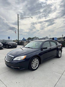 nEATLY uSED 2012 Chr_y_s_ler 200 Touring Sedan FWD - Product Image 2