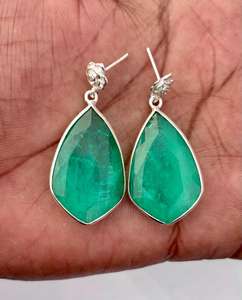 Pendiente Esmeralda Colombiana de Plata de Ley 925, Precioso Pendiente de Mujer. - Product Image 6