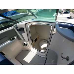 Accesorios para el Yamaha Regal LX6 ULTIMATE 2026, Motor Yamaha, Capacidad de Combustible de 92 Galones, Garantía de 5 Años, Casco Estructural con Garantía de por Vida - Product Image 1