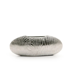 Private labelling Classic shaped aluminum flower <b>vase</b> with <b>vintage</b> charm and detailed edge crafted for interiors or home temples - Product Image 1