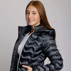 Meilleure vente en gros Veste en duvet Veste matelassée de créateur personnalisée de haute qualité à capuche pour femmes - Product Image 2