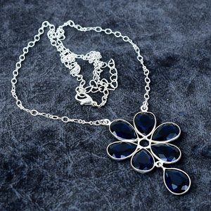 สร้อยคอเงินแท้ชุบ 925 ประดับพลอยไพลินสีน้ำเงินทรงลูกแพร์ สไตล์โบฮีเมียน เหมาะสำหรับผู้หญิง สวมใส่ได้ทุกวัน ใช้เป็นของขวัญในโอกาสหมั้นหรืองานแต่งงาน - Product Image 4