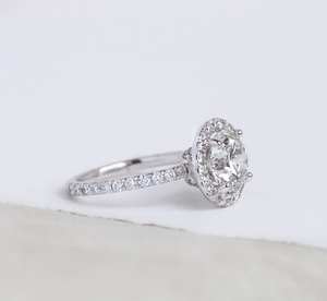 Anillo de compromiso de diamante de corte brillante de 11mm | Anillo de plata de ley chapado en oro de 18 quilates con banda Halo Pave | Aniversario de bodas nupciales - Product Image 2