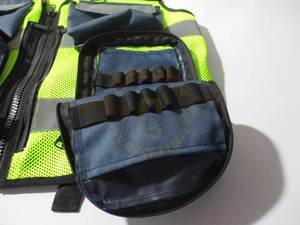 Chaleco de seguridad reflectante de alta visibilidad con logotipo personalizado, para uso médico, con múltiples bolsillos de almacenamiento, fabricante de paquistaní - Product Image 3