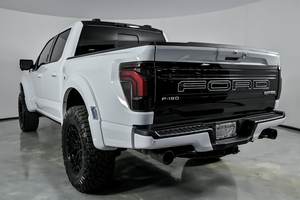 (W&T) PROMOCIÓN Venta de Camionetas Usadas Ford F-150 Raptor 2024 MODS - Ruedas Todoterreno, Suspensión Elevada, Motor V8 Supercargado, CAMIÓN USADO - Product Image 5
