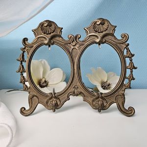 Cadre photo en métal de qualité supérieure pour paniers-cadeaux avec un aspect élégant, idéal pour les occasions spéciales - Product Image 2