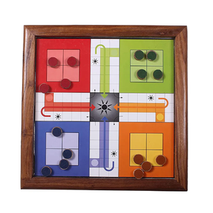 Panneau de carrom en contreplaqué de qualité de petite taille en bois avec pièce de monnaie et percuteur de carrom - Product Image 3