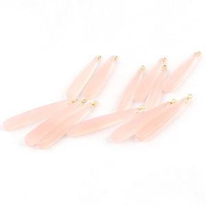 Conector de oreja de cuarzo rosa natural, accesorio de conector de piedra de nacimiento chapado en oro - Product Image 3