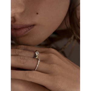 แหวนทองคำแท้ 14K ประดับเพชรทรงกลมเจียระไนแบบบริลเลียนท์ รุ่น Annika Vintage - Product Image 2