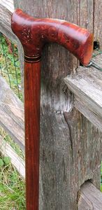 ไม้เท้าเรซินไม้กันลื่นที่มีด้ามจับแข็งแรงหลายรูปทรงสำหรับคนสูงอายุที่ฟื้นฟู - Product Image 2