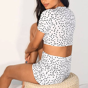 กางเกงขาสั้นผู้หญิงแบบสวมเอวกลาง ผ้าโพลีเอสเตอร์พิมพ์ลายโลโก้ตามสั่ง ยกสะโพก ทรงนักปั่นจักรยาน - Product Image 4