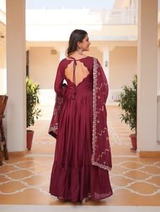 ชุดแฟนซี georgette bandhani พิมพ์ลายด้วย dupatta สีเหลือง - Product Image 3