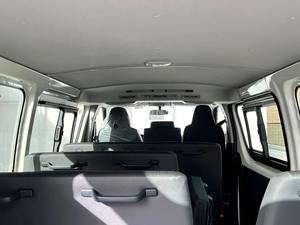 OFERTA ESPECIAL 2023 TOYOTA HI-A-CE DELUXE 15 PLAZAS, TECHO BAJO ESTÁNDAR, 2.5L 4 CILINDROS - Product Image 4