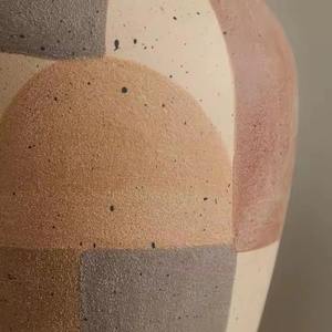 แจกันด้ามจับสองด้านสีขาวทรงกลมสำหรับตกแต่งอย่างหรูหราพร้อมจอแสดงผลยาวเหมาะสำหรับงานแต่งงานและจัดแต่งทรงผมที่บ้าน - Product Image 5