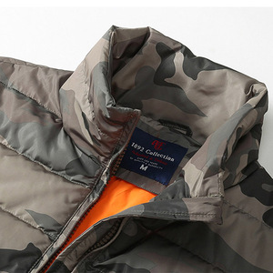 Veste d'hiver en duvet de camouflage pour hommes Manteau en coton épais avec peluche, chaud, décontracté, teint par technique unie. - Product Image 5