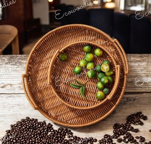 Bandeja de cesta de mimbre redonda de primera calidad con asas, duradera y elegante, personalizable, natural y elegante, juego de dos bandejas de diseño - Product Image 3