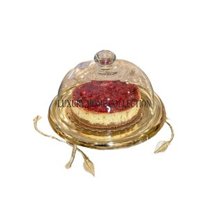 Dôme alimentaire en métal de style antique de qualité supérieure avec des détails artisanaux pour les occasions spéciales et les présentations de repas raffinés - Product Image 2